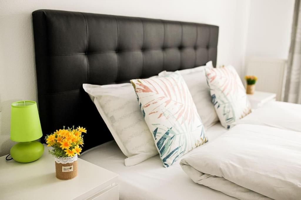 Modern Condo With Parking, Sibiu Exterior foto